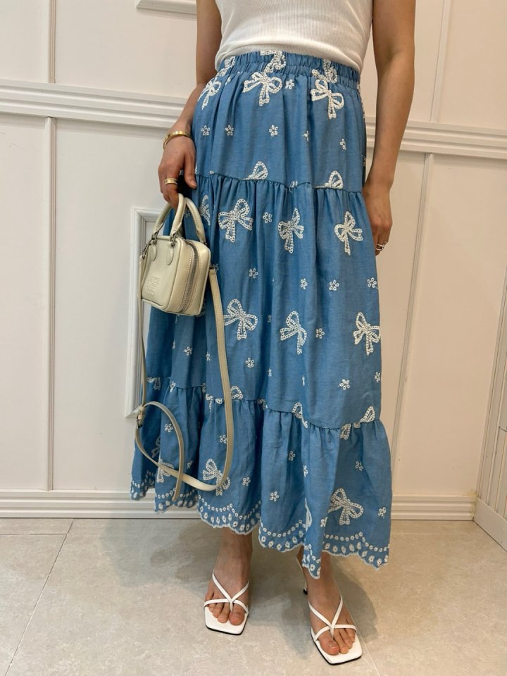 Pearls room - Korean Women Fashion - #pursuepretty - Ribbon Embroidery Skirt - 2