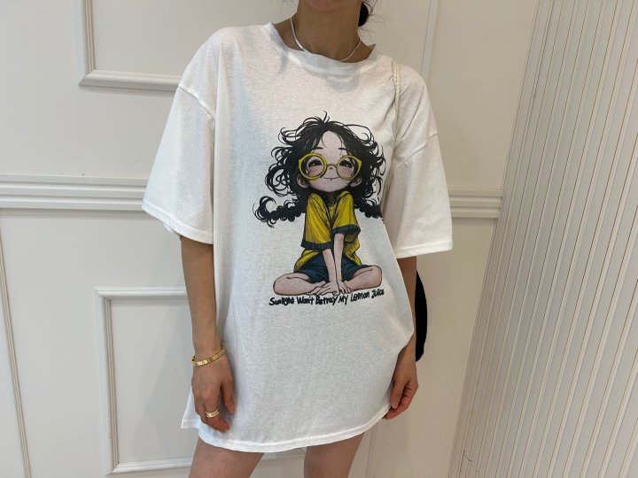 Pearls room - Korean Women Fashion - #pursuepretty - Fuzzy Print Tee - 4