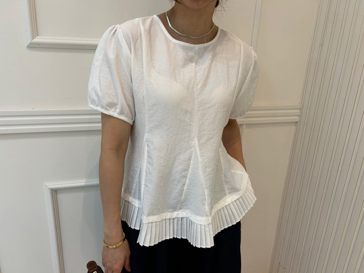 Pearls room - Korean Women Fashion - #restrostyle - Pleated Side Blouse - 11