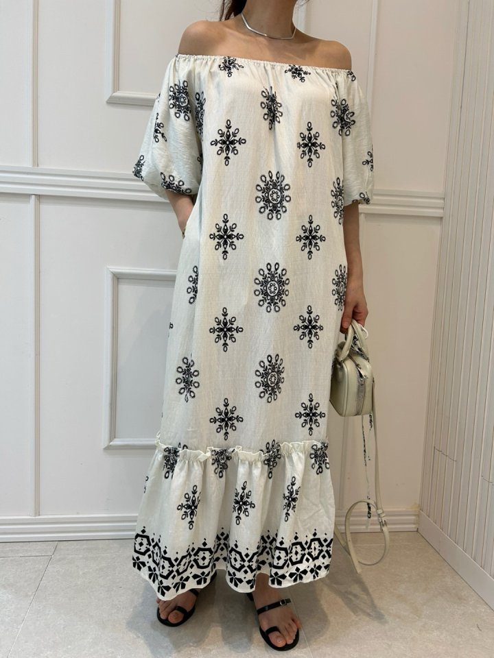Pearls room - Korean Women Fashion - #restrostyle - Print Off-Shoulder One-piece - 9