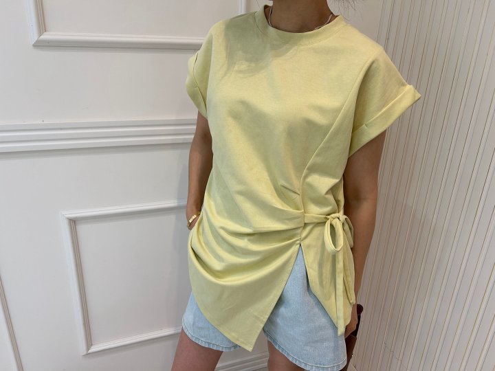 Pearls room - Korean Women Fashion - #restrostyle - Ribbon Strap Tee - 2