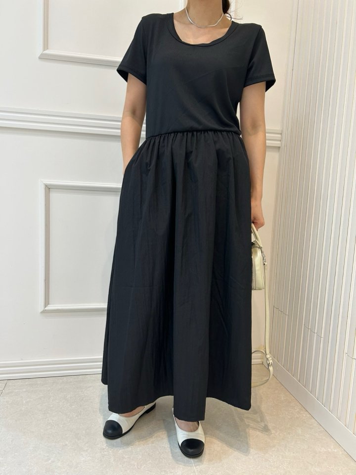 Pearls room - Korean Women Fashion - #shopsmall - Plain One-piece - 2