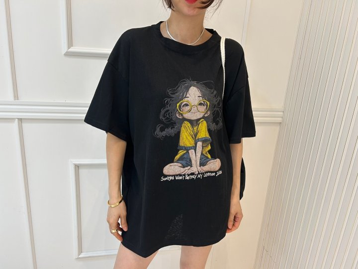 Pearls room - Korean Women Fashion - #thatsdarling - Fuzzy Print Tee - 7