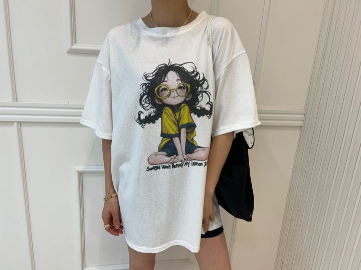 Pearls room - Korean Women Fashion - #vintageinspired - Fuzzy Print Tee