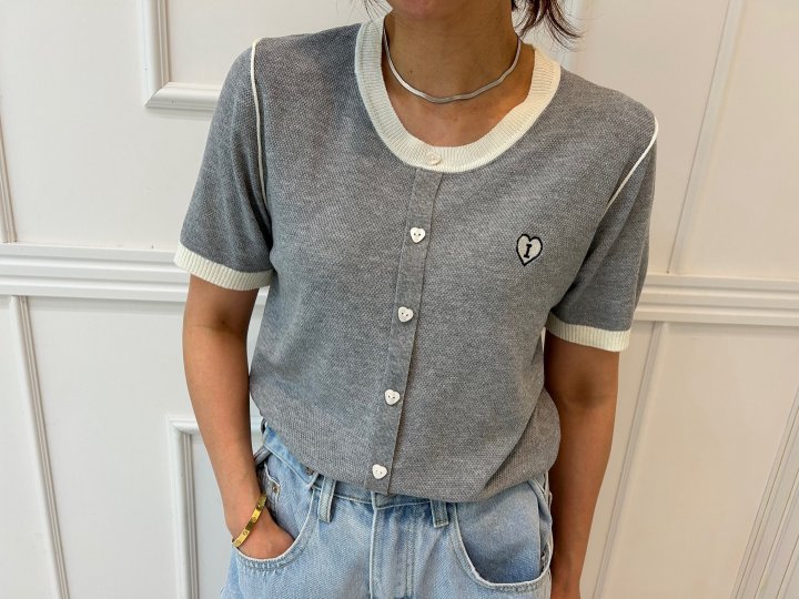 Pearls room - Korean Women Fashion - #vintageinspired - Heart Embroidery Short Sleeve Knit