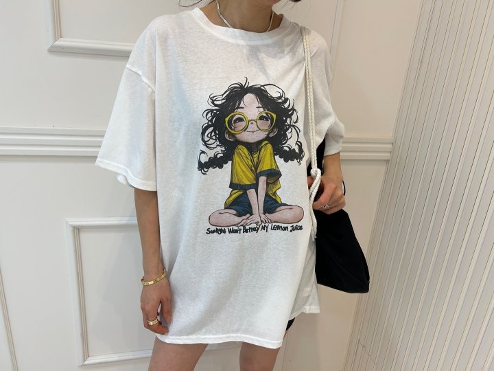 Pearls room - Korean Women Fashion - #vintagekidsstyle - Fuzzy Print Tee - 2