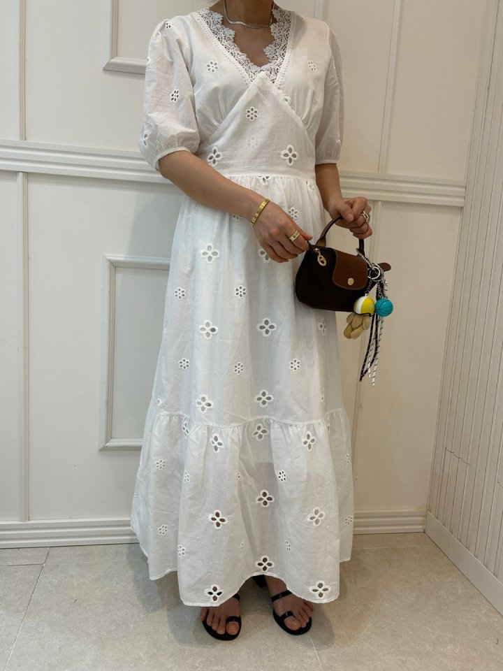Pearls room - Korean Women Fashion - #womensfashion - Punching V Long One-piece - 3