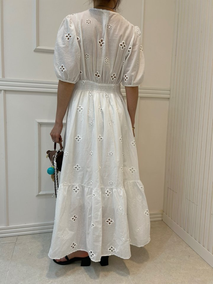 Pearls room - Korean Women Fashion - #womensfashion - Punching V Long One-piece - 5