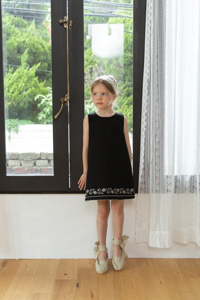 Perrobebe - Korean Children Fashion - #kidsstore - Bonita Embroidered One-piece - 4