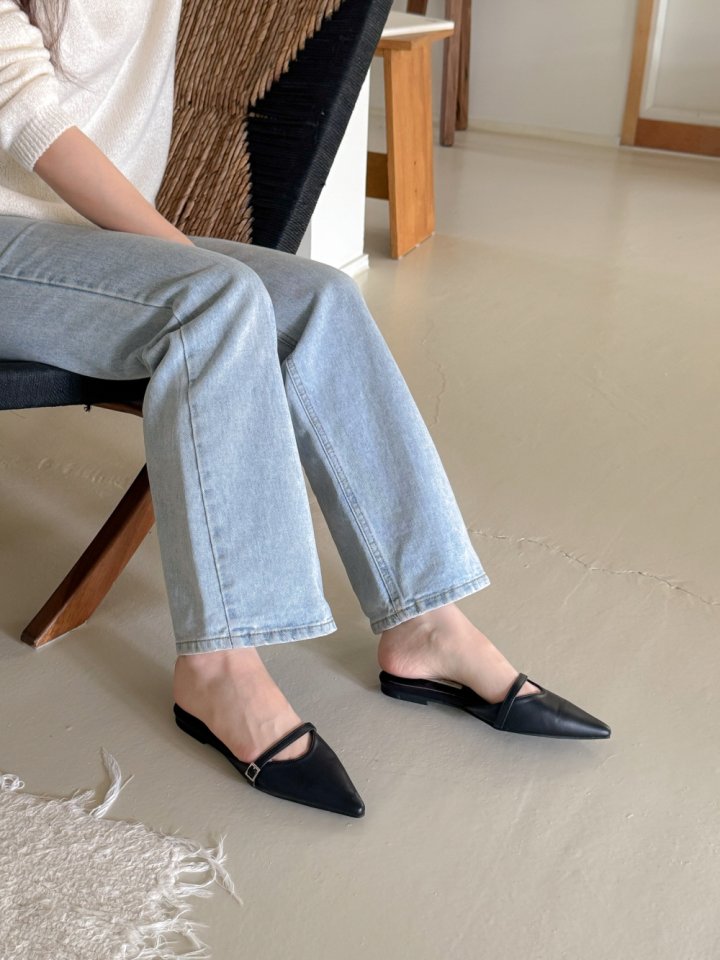 Vade - Korean Women Fashion - #momslook - Stiletto Strap Flat - 2