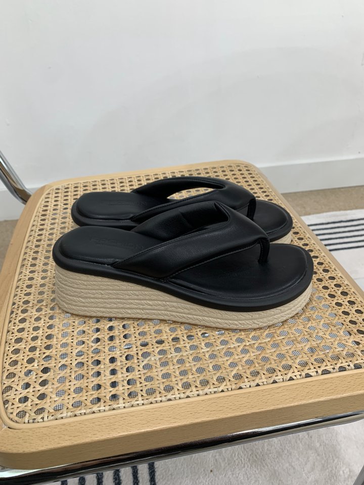 Vade - Korean Women Fashion - #momslook - Faux Wood Lightweight Wedge Flip-Flop Sandals - 7