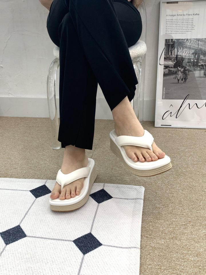 Vade - Korean Women Fashion - #momslook - Faux Wood Lightweight Wedge Flip-Flop Sandals - 9