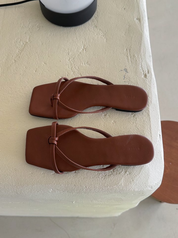 Vade - Korean Women Fashion - #momslook - Slim Flip-Flop Slipper Sandals - 6