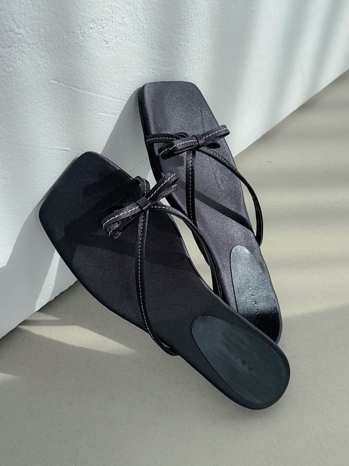 Vade - Korean Women Fashion - #womensfashion - Point Ribbon Flip-Flop Sandals - 4