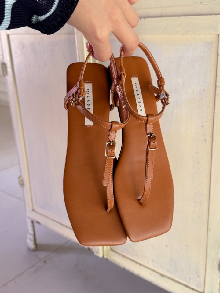 Vade - Korean Women Fashion - #womensfashion - Strap Point Flip-Flop Sandals - 4