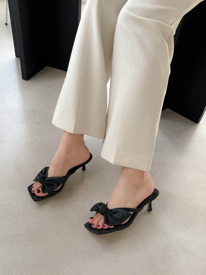 Vade - Korean Women Fashion - #momslook - Square Ribbon Soft Sandals - 10