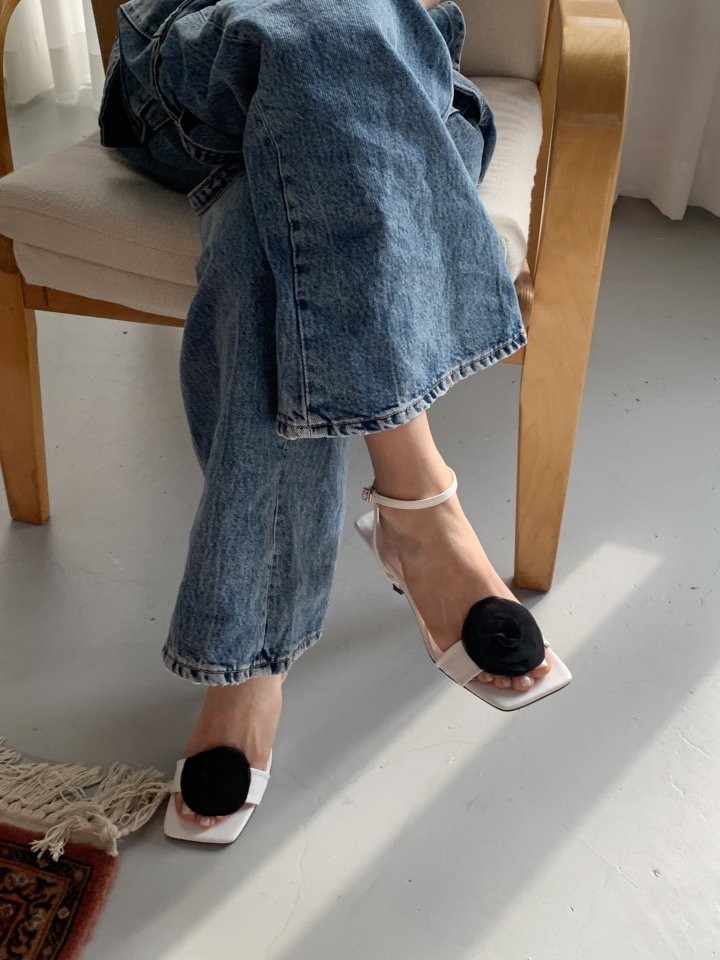 Vade - Korean Women Fashion - #momslook - Flower Sandals Heel - 6