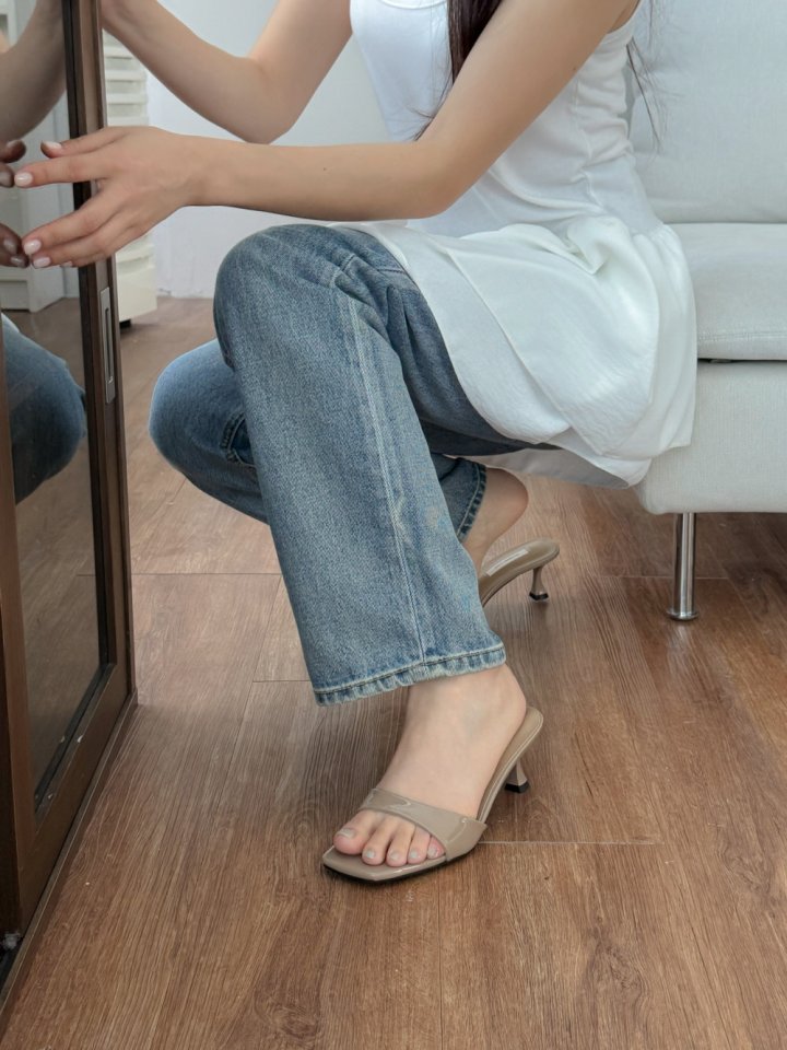 Vade - Korean Women Fashion - #momslook - Square Enamel Sandals Mule - 8