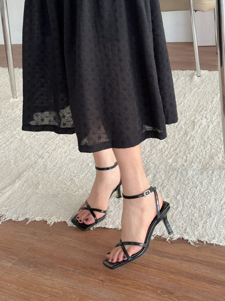 Vade - Korean Women Fashion - #momslook - Square Strap Sandals Heel