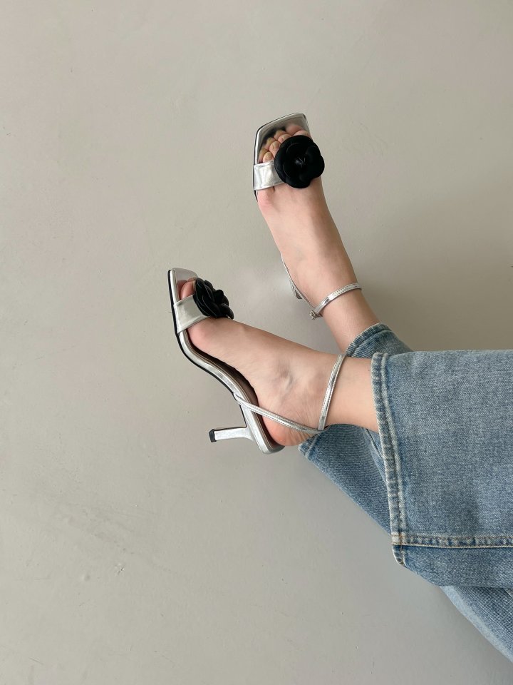 Vade - Korean Women Fashion - #momslook - Square Flower Mule Sandals Heel - 2