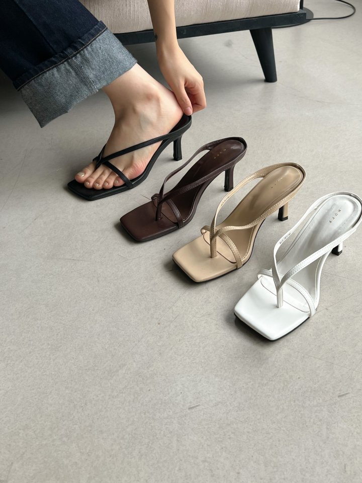 Vade - Korean Women Fashion - #momslook - Twisted Flip-Flop Sandals Heel