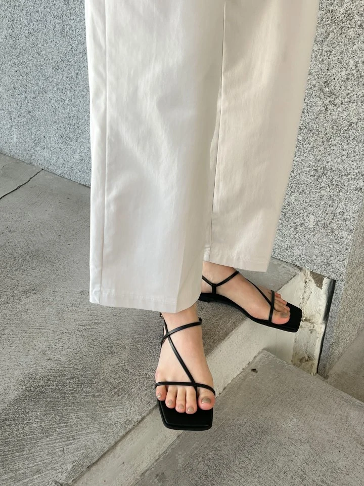 Vade - Korean Women Fashion - #momslook - Low Heel Square Point Flip-Flop Sandals - 12