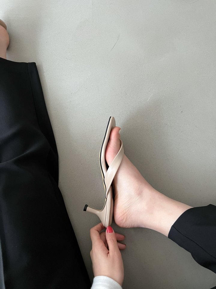 Vade - Korean Women Fashion - #momslook - Square Flip-Flop Sandals Mule Heel - 9