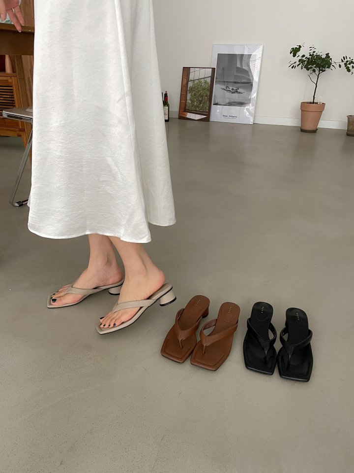 Vade - Korean Women Fashion - #momslook - Round Heel Square Flip-Flop Sandals Heel - 2