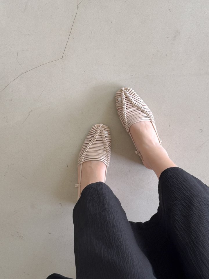 Vade - Korean Women Fashion - #momslook - Round Square Slingback Heel - 2