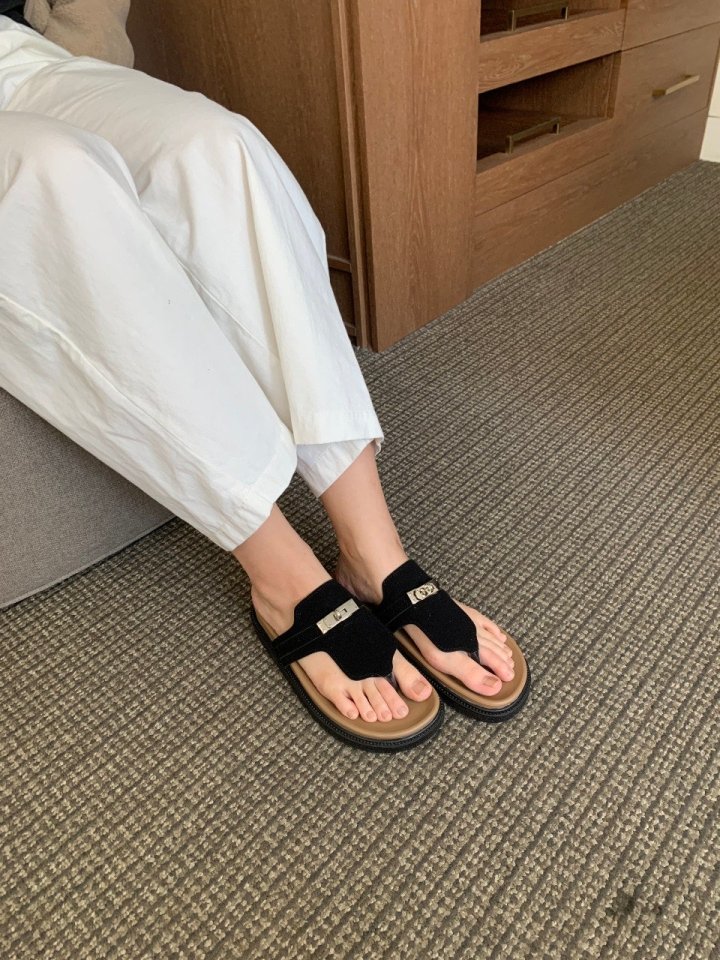 Vade - Korean Women Fashion - #momslook - Summer Thong Gold Decor Round Slippers - 9