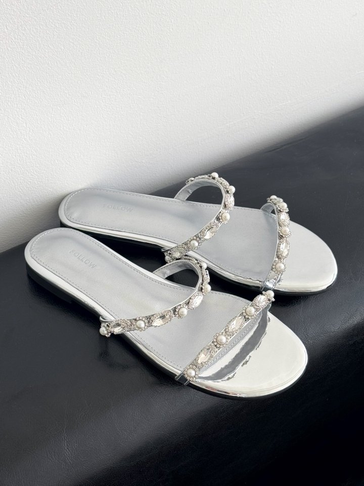 Vade - Korean Women Fashion - #momslook - Slim Slipper Cubic Decor Sandals - 3