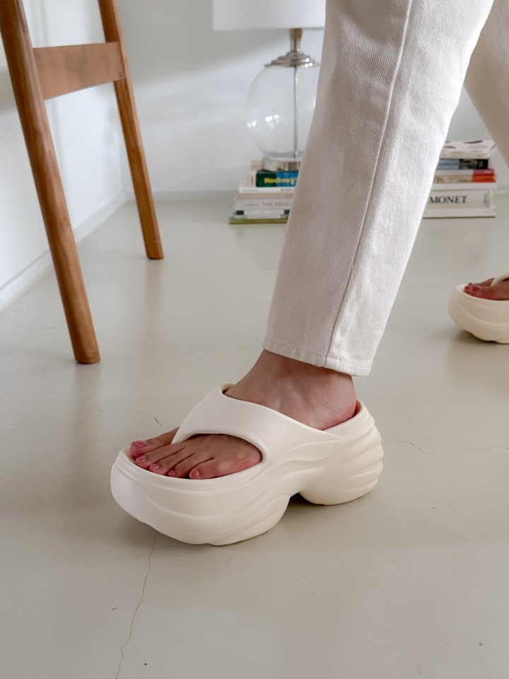 Vade - Korean Women Fashion - #womensfashion - EVA Slipper Platform Thong - 4