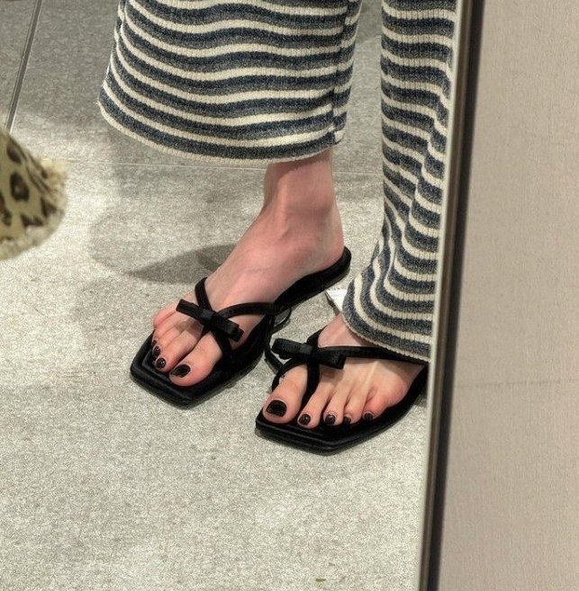 Vade - Korean Women Fashion - #momslook - Open-toe Toe Point Slipper Ribbon Sandals