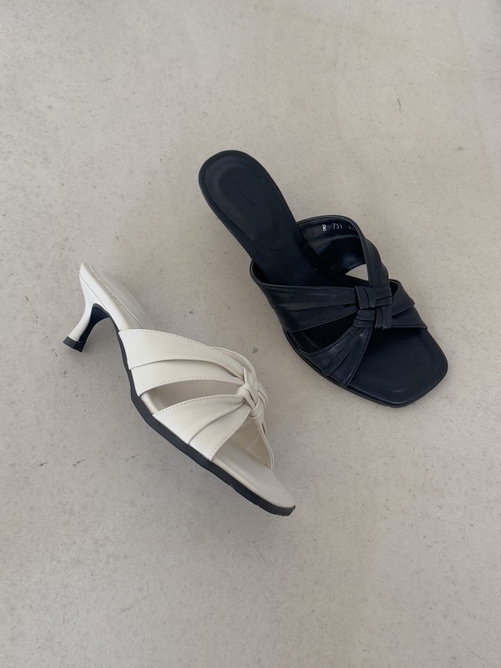 Vade - Korean Women Fashion - #pursuepretty - Basic Twisted Sandals - 8