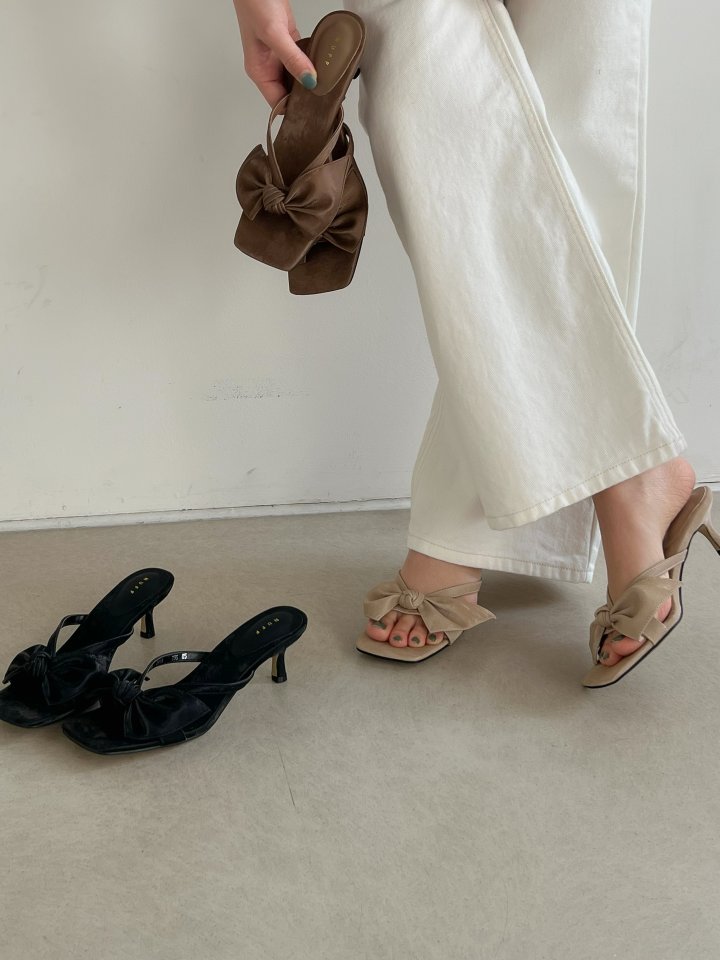 Vade - Korean Women Fashion - #pursuepretty - Square Ribbon Soft Sandals - 2