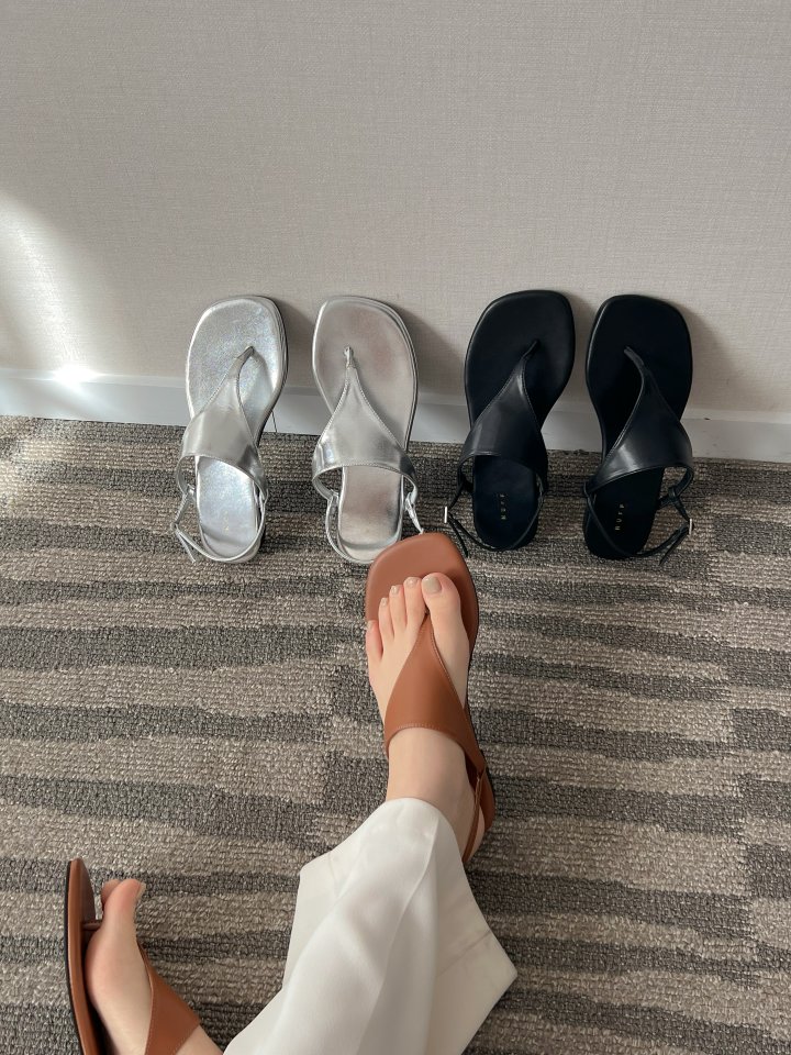 Vade - Korean Women Fashion - #pursuepretty - Round Big Toe Flip-Flop Sandals - 8