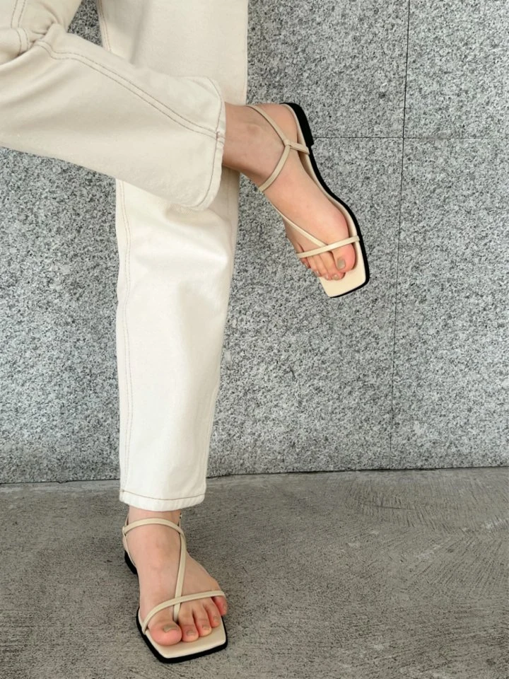 Vade - Korean Women Fashion - #pursuepretty - Low Heel Square Point Flip-Flop Sandals - 2