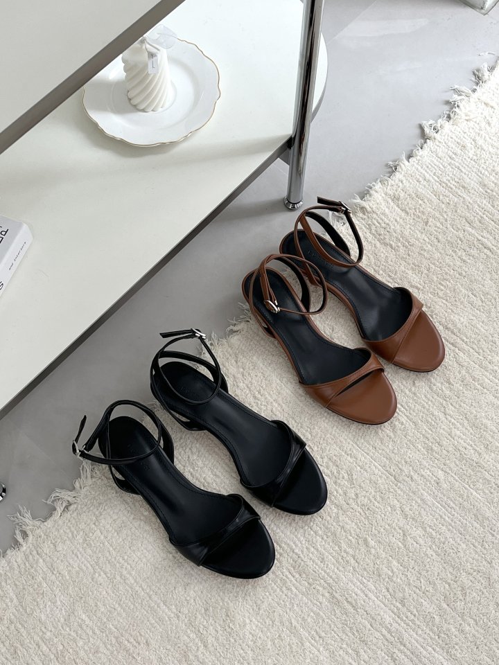 Vade - Korean Women Fashion - #pursuepretty - Mary Jane Round Strap Sandals