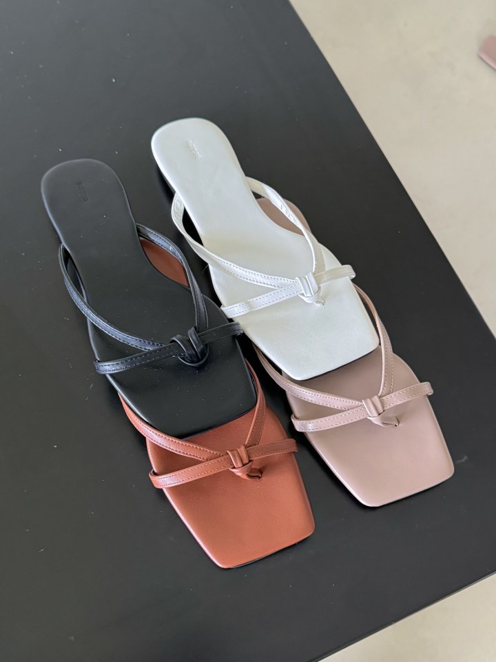 Vade - Korean Women Fashion - #restrostyle - Slim Flip-Flop Slipper Sandals - 12