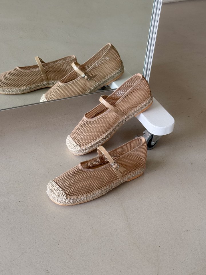 Vade - Korean Women Fashion - #restrostyle - Rattan Flower Mary Jane Mesh Flat - 2