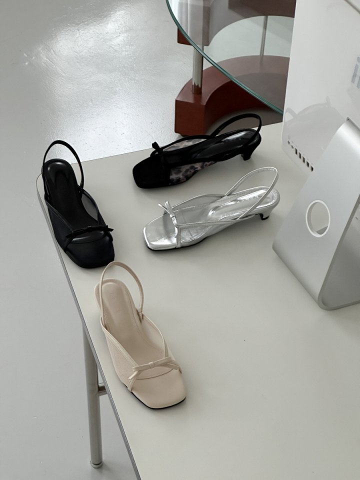 Vade - Korean Women Fashion - #restrostyle - Ribbon Strap Sandals - 2