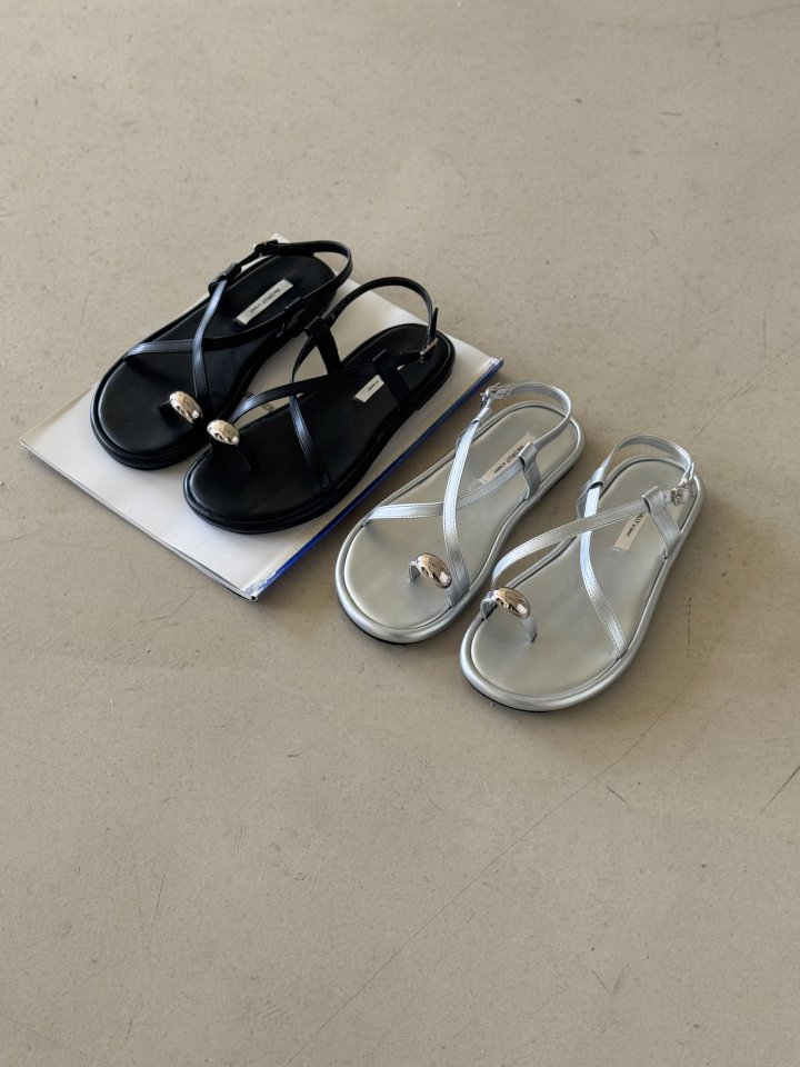 Vade - Korean Women Fashion - #romanticstyle - Slipper Round Open Big Toe Point Sandals