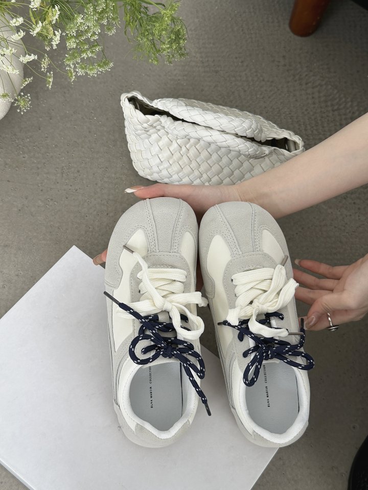 Vade - Korean Women Fashion - #romanticstyle - Sneakers Basic Two Laces - 5