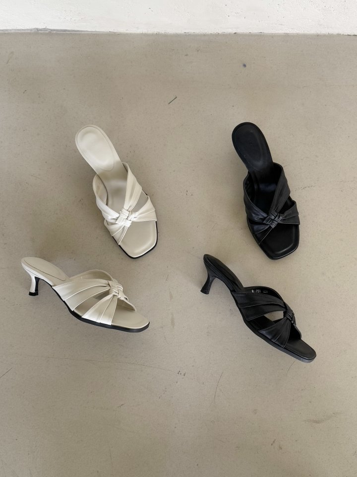 Vade - Korean Women Fashion - #shopsmall - Basic Twisted Sandals - 11