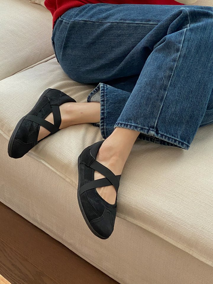 Vade - Korean Women Fashion - #shopsmall - Two-Tone Round Strap Velcro Flat - 10
