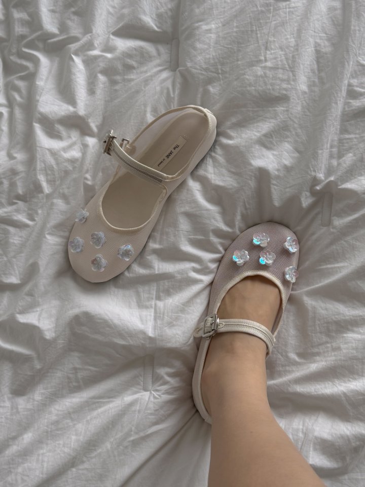 Vade - Korean Women Fashion - #shopsmall - Flower Round Mesh Flat - 2