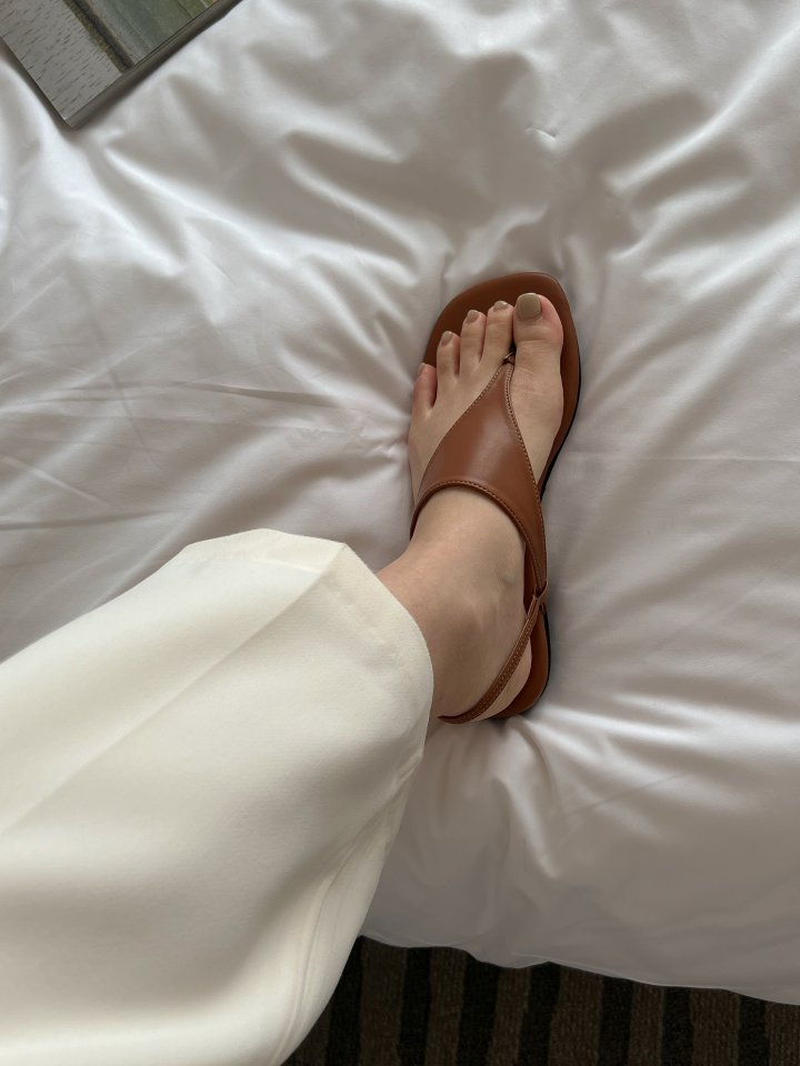 Vade - Korean Women Fashion - #shopsmall - Round Big Toe Flip-Flop Sandals - 11