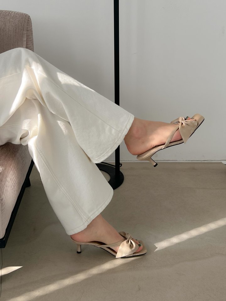 Vade - Korean Women Fashion - #thatsdarling - Square Ribbon Soft Sandals - 6