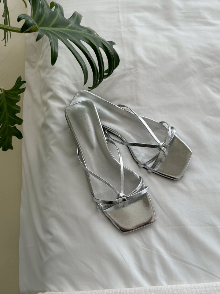Vade - Korean Women Fashion - #thatsdarling - Low Heel Flip-Flop Square Twisted Sandals - 5