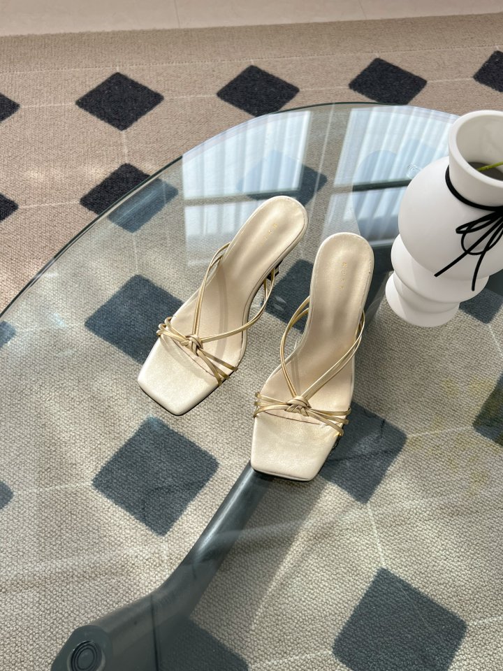 Vade - Korean Women Fashion - #thatsdarling - Square Twisted Sandals Heel